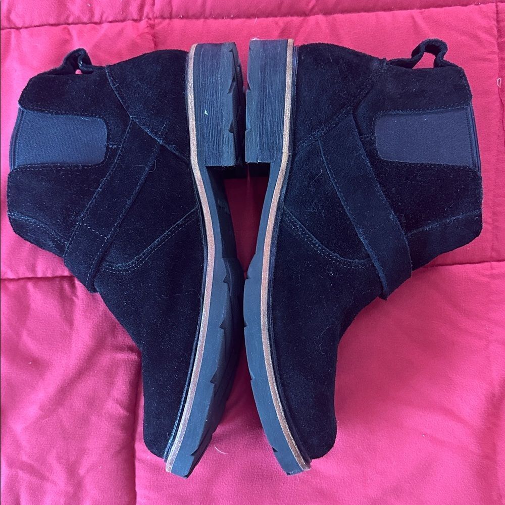 L.L. Bean Suede Booties Black Chelsea Style Size 8.5 - Picture 3 of 10